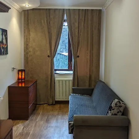 Homestay Near The Beautiful Park 2nd Floor Chisinau